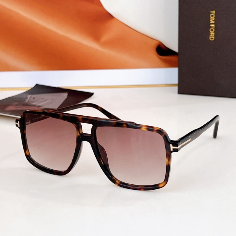 TOM FORD